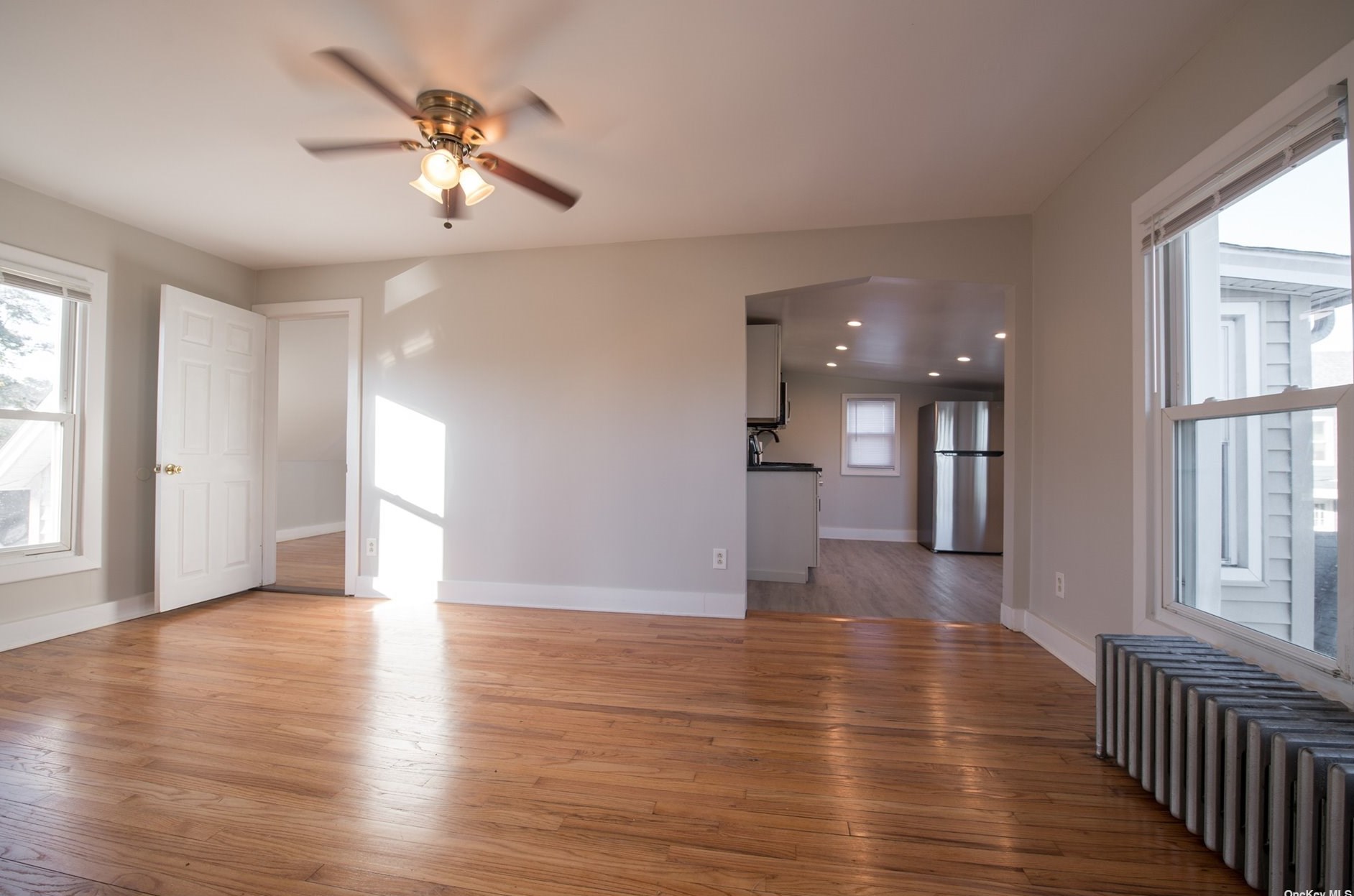 11 Park Ave, Babylon, NY 11702