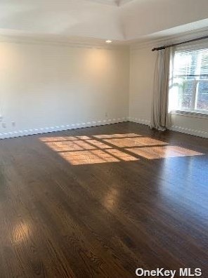 80 Fairfield Ln, East Hills, NY 11577-1432