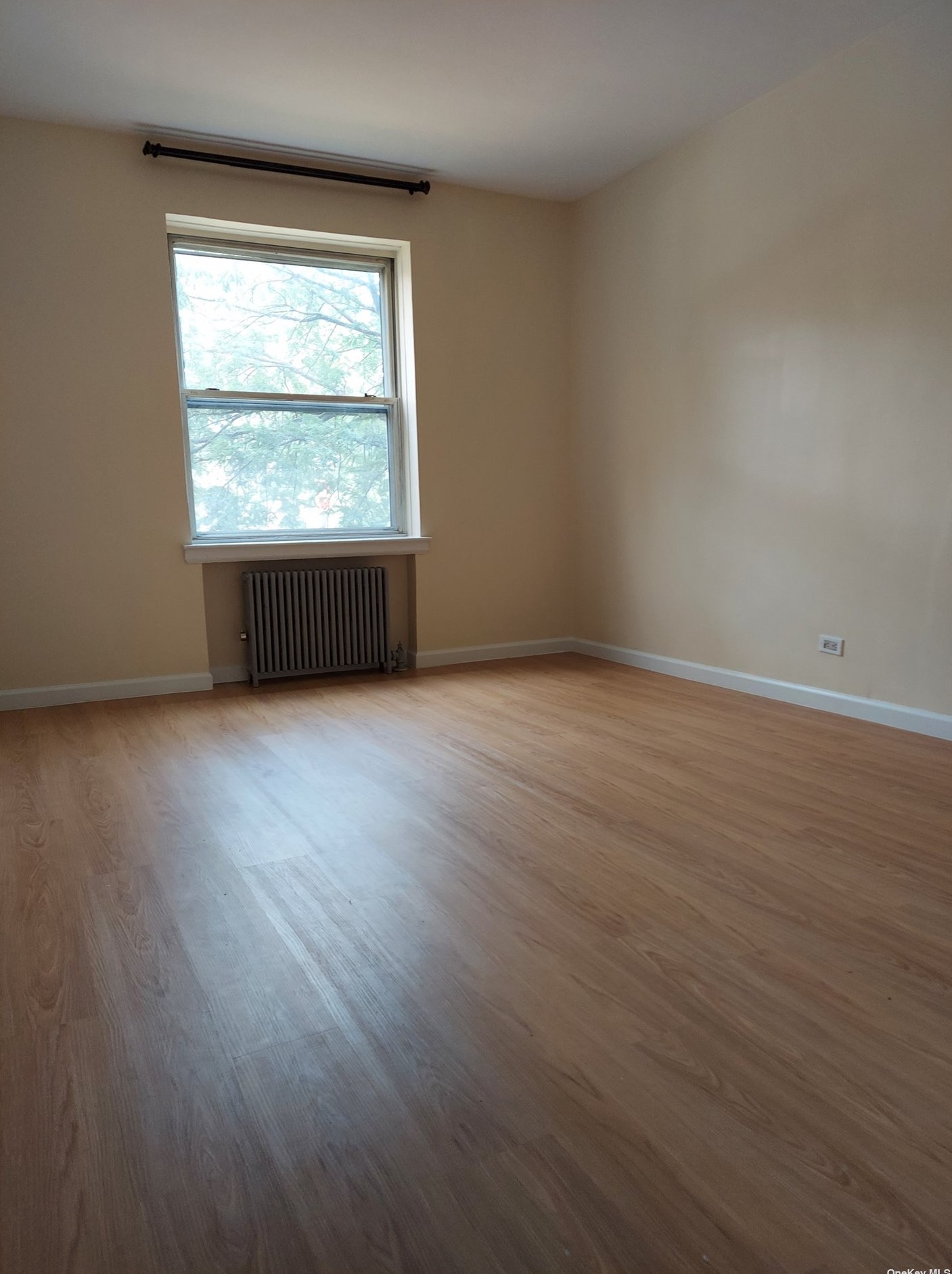 7806 Main St #1k, Flushing, NY 11367