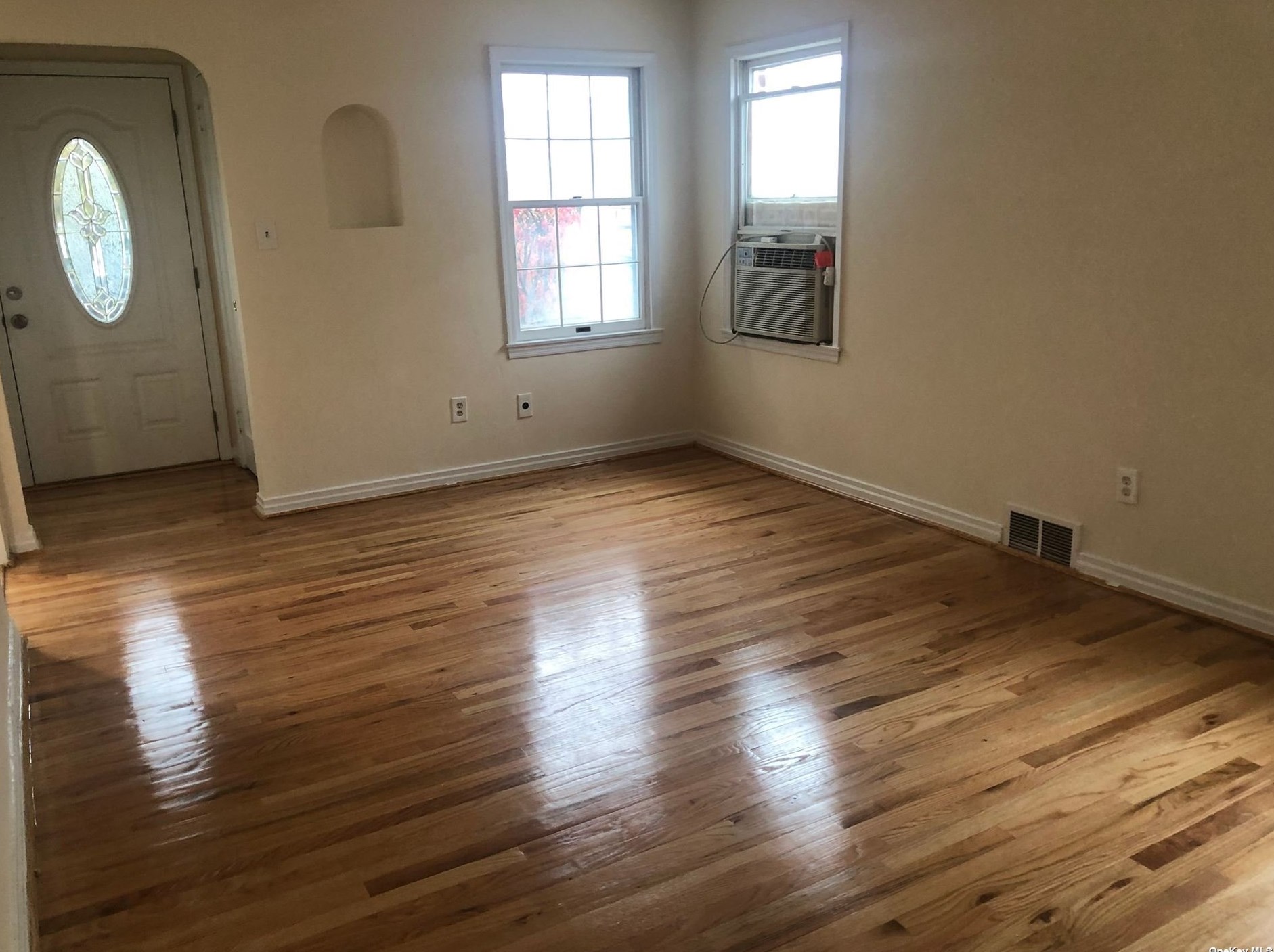 97 Carl Ave, Franklin Square, NY 11010