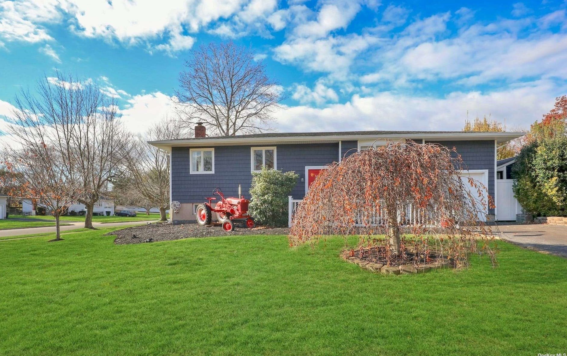 60 Wicks Path, Commack, NY 11725