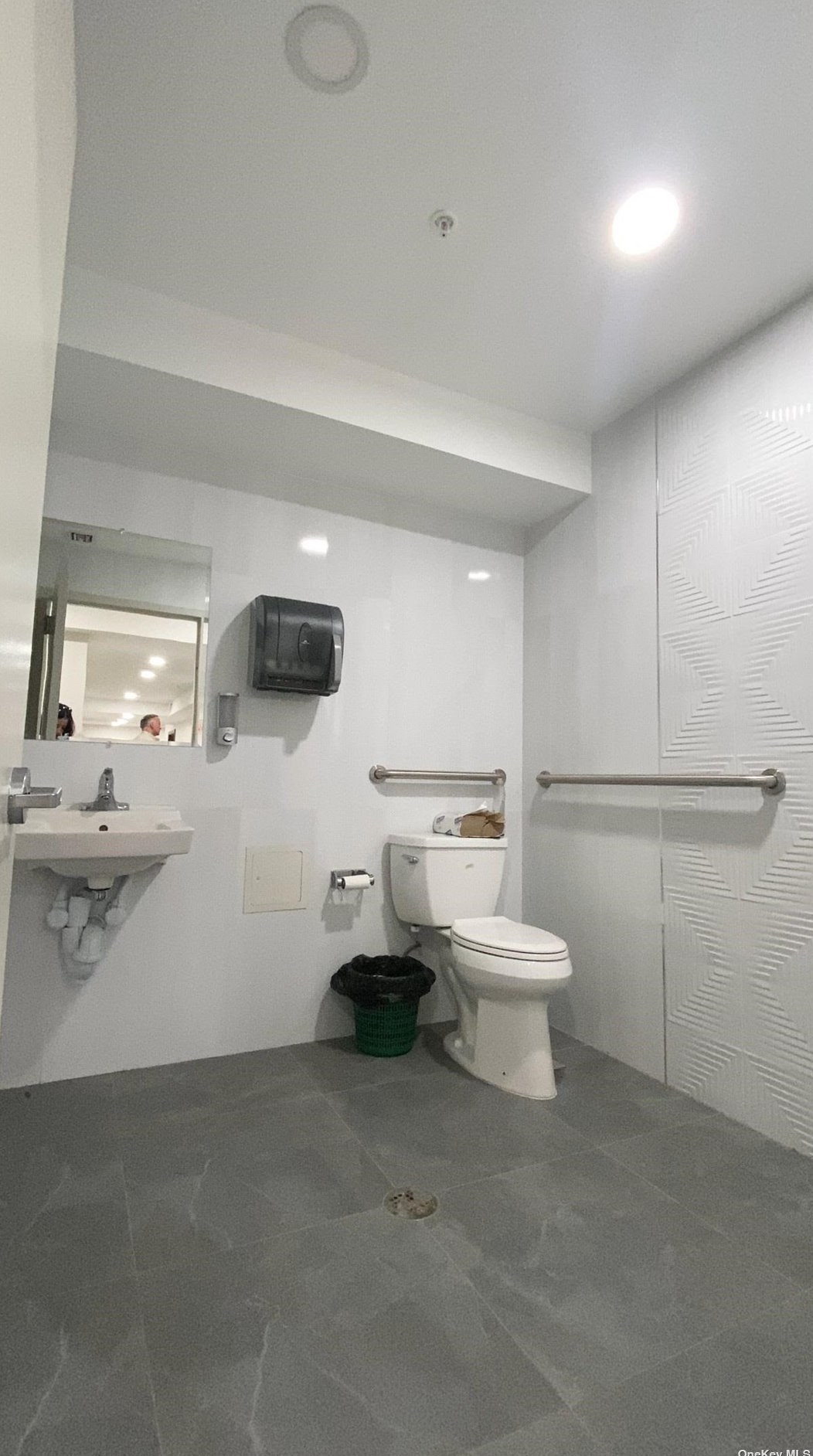 6405 Yellowstone Blvd, Flushing NY  11375-1530 exterior