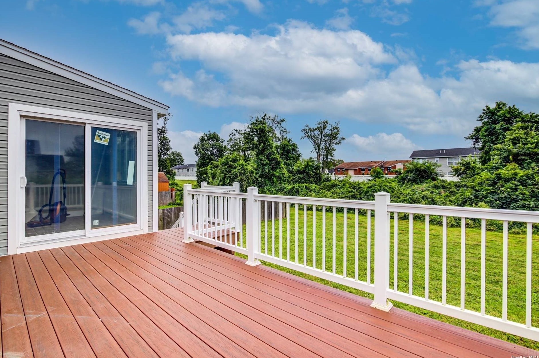 670 Barnes Ave, North Baldwin NY  11510-4015 exterior
