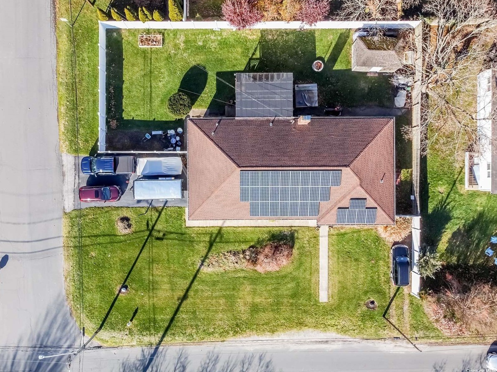 211 Atlantic Ave, Canaan Lake, NY 11772-4905