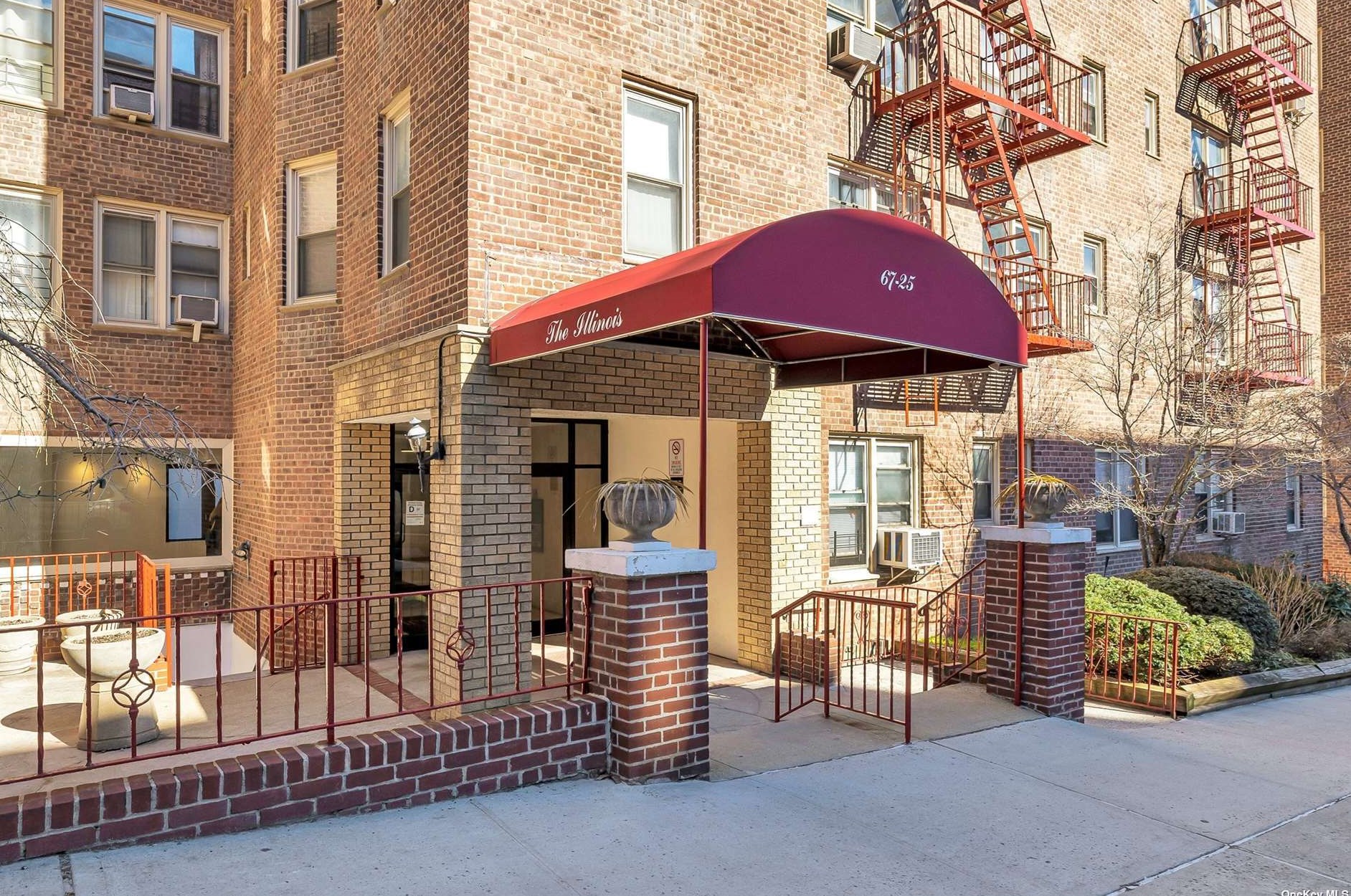 6725 Clyde St, Flushing, NY 11375