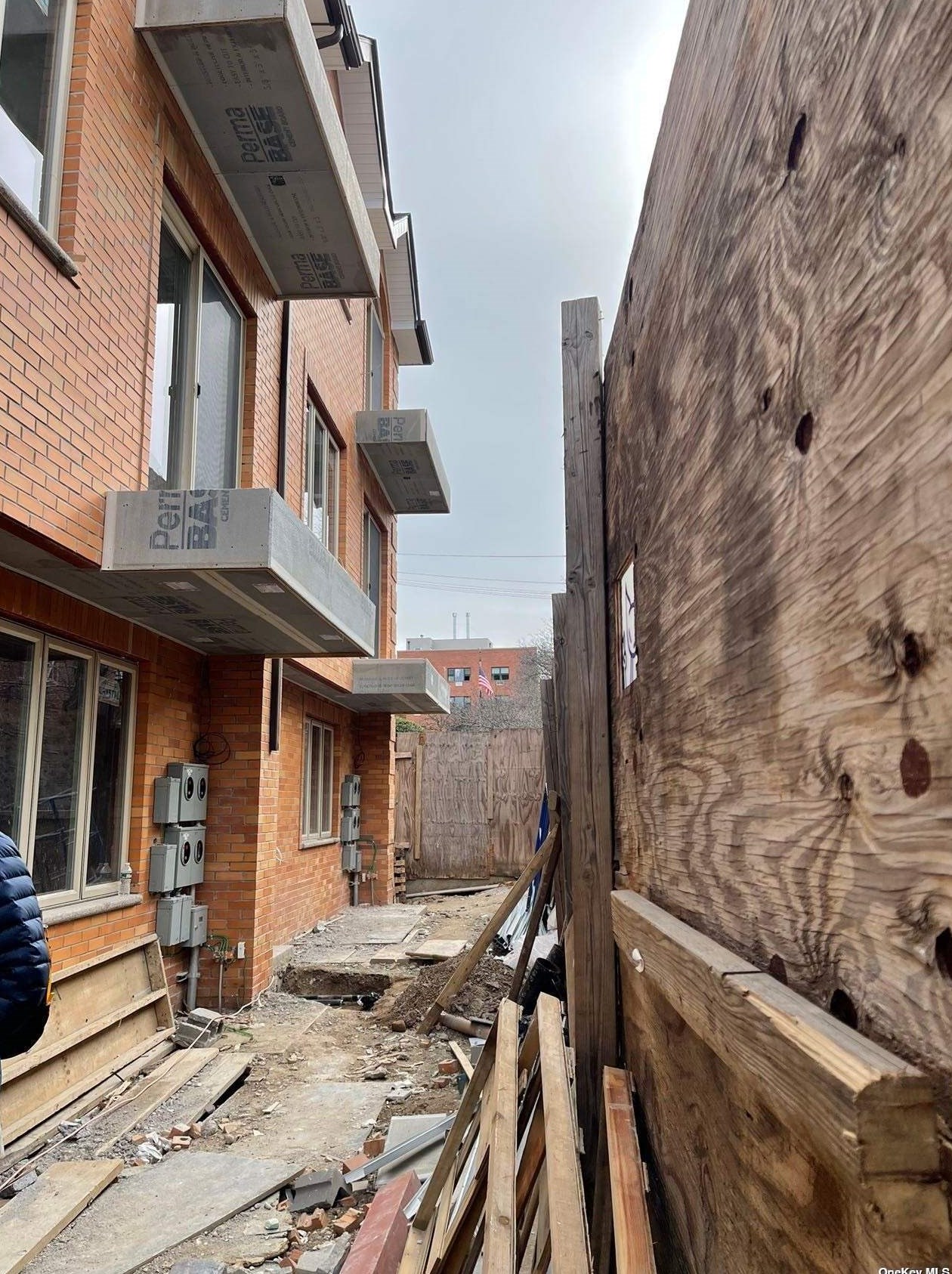 3953 57th St, Flushing NY 11377-3350 exterior