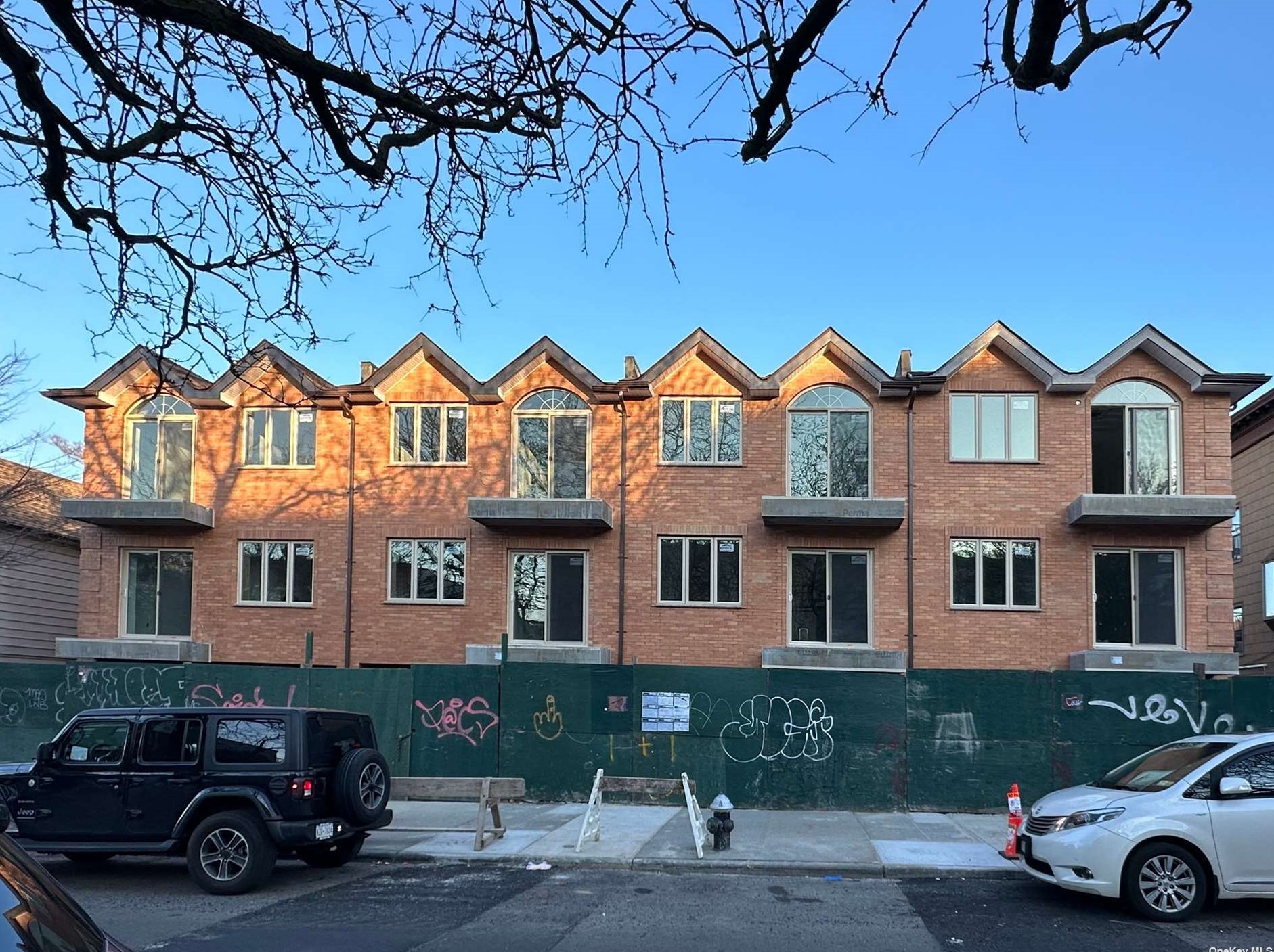 3953 57th St, Flushing, NY 11377