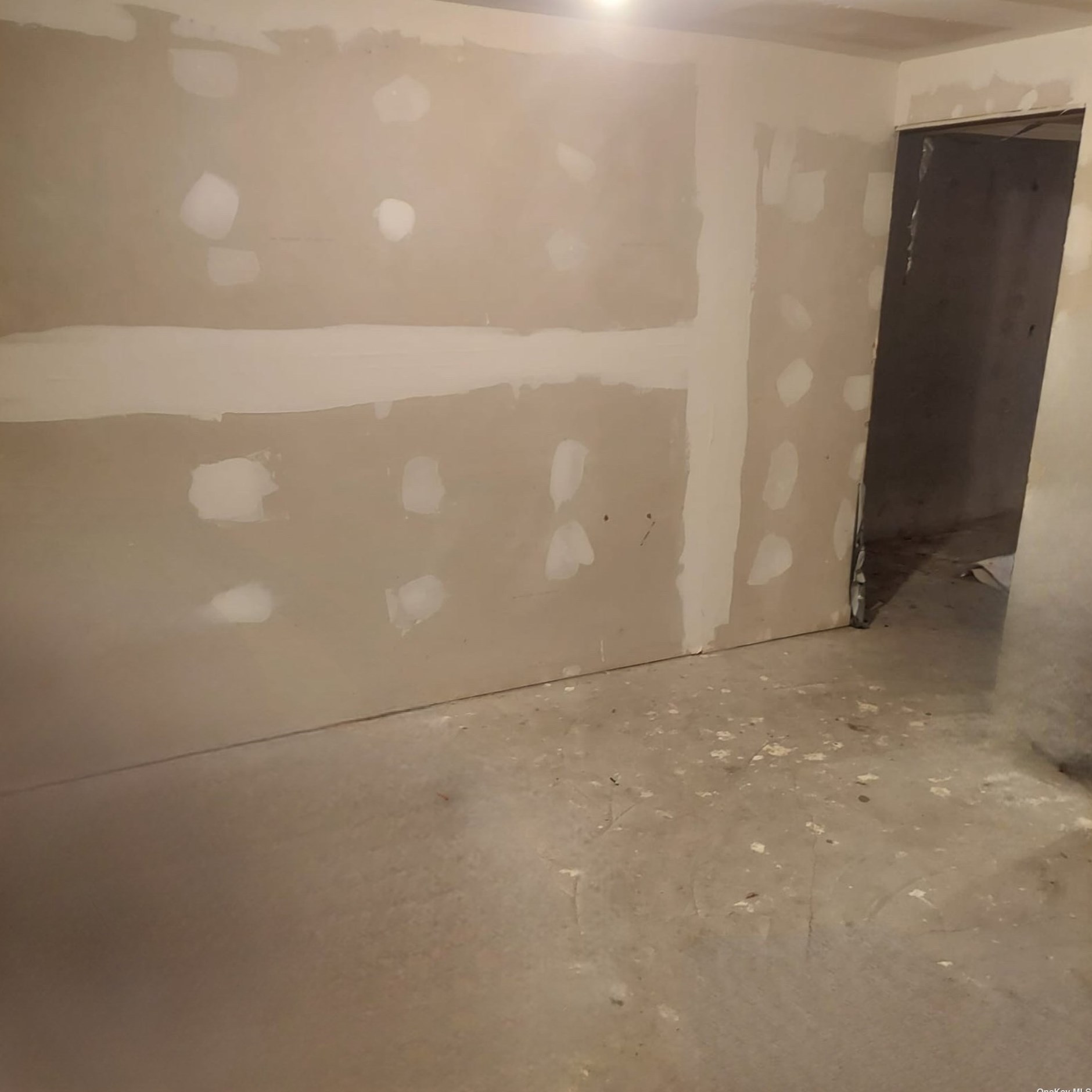 106 Gray Ave, Gordon Heights NY  11763-1064 exterior