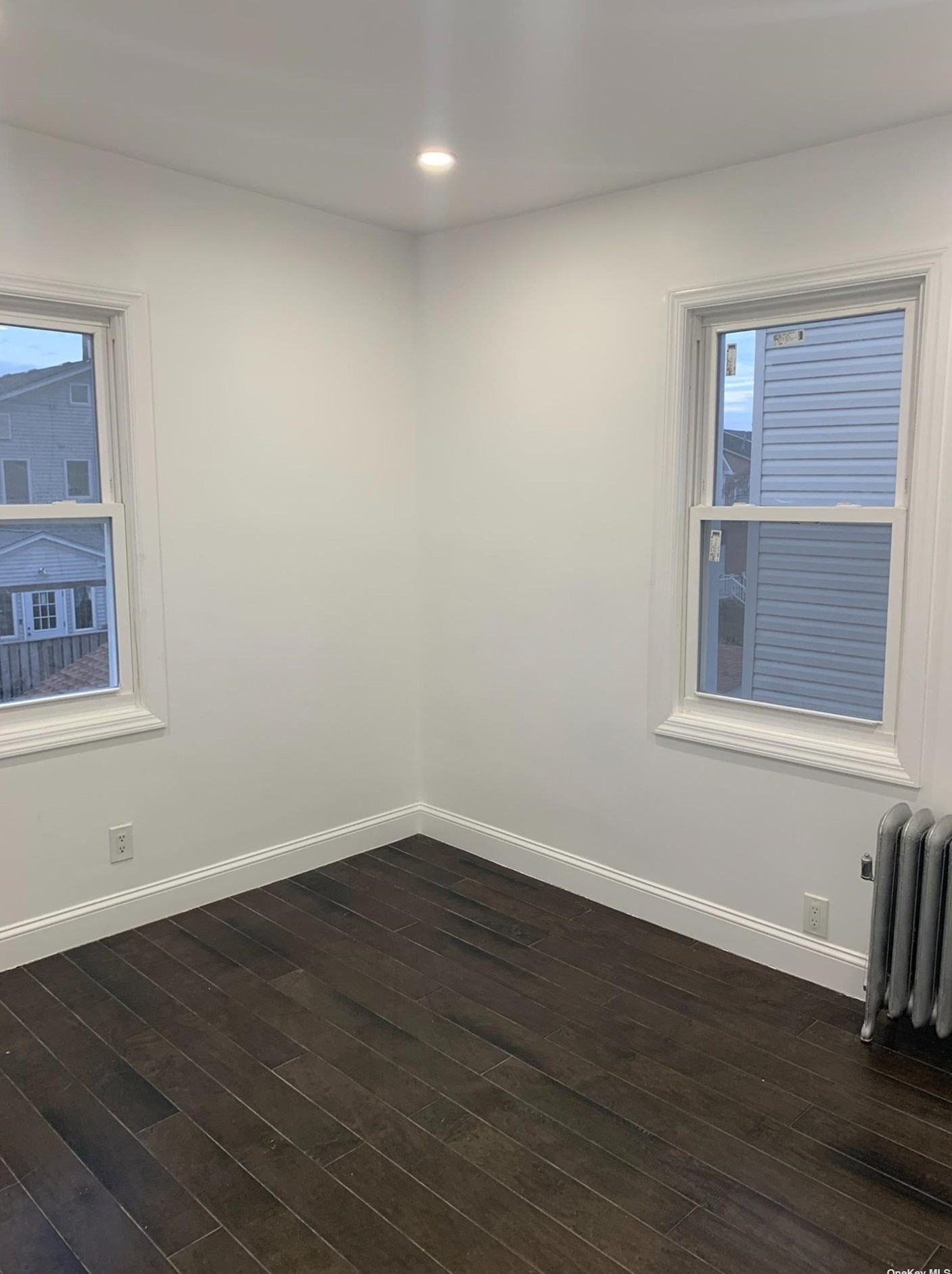 813 Meehan Ave, Far Rockaway NY  11691-5517 exterior