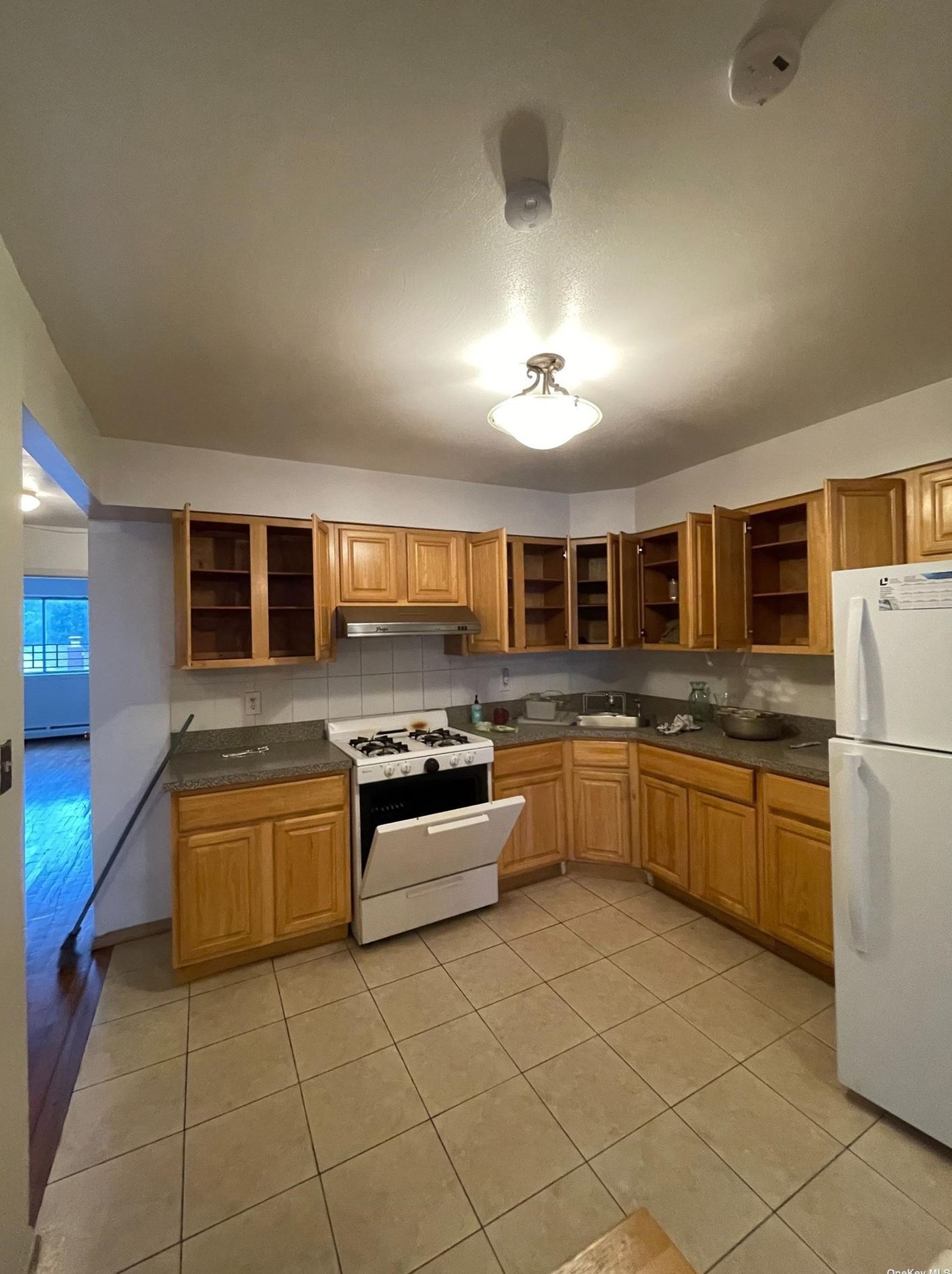 85-40 54th Ave, Flushing, NY 11373