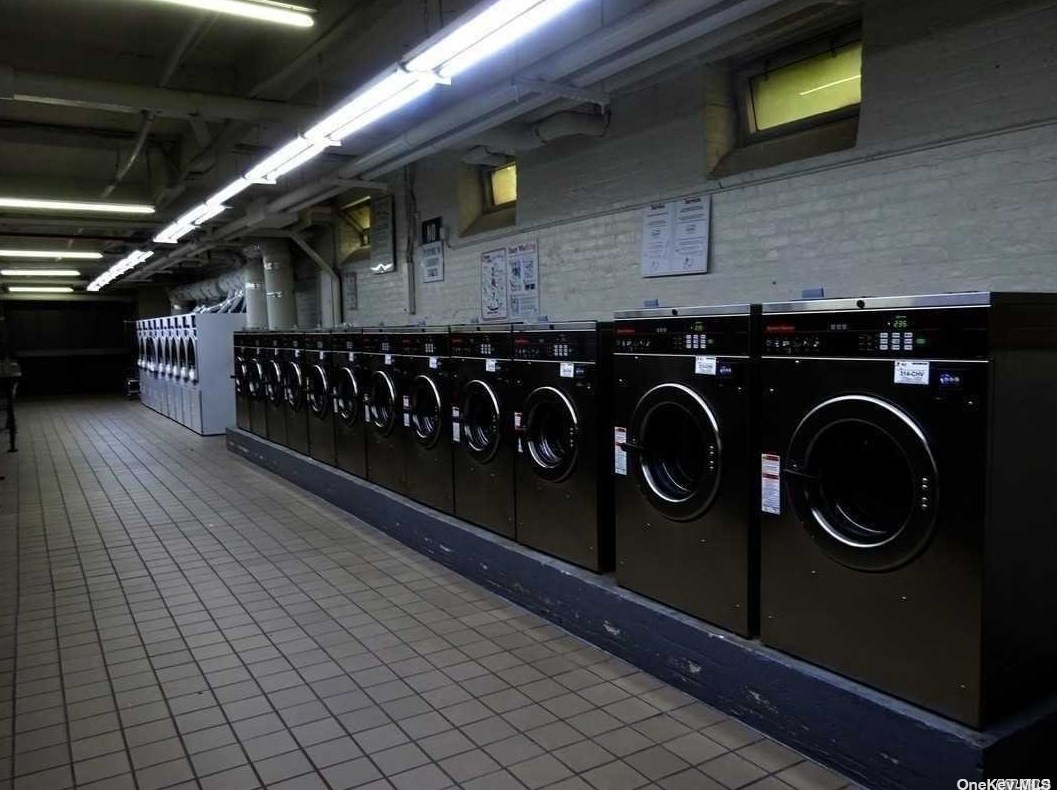 55-03 31st Ave, Flushing NY exterior