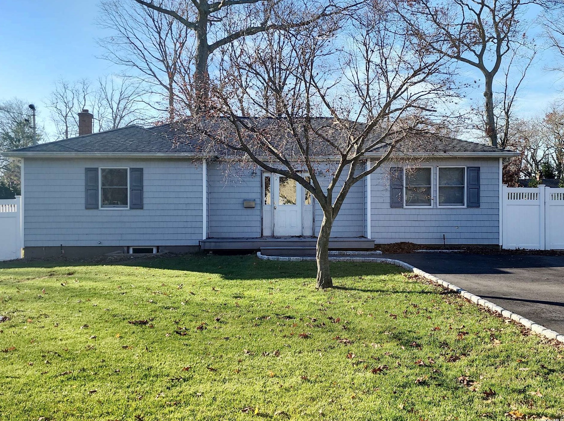 20 Columbia St, Prt Jefferson Station, NY 11776-1513