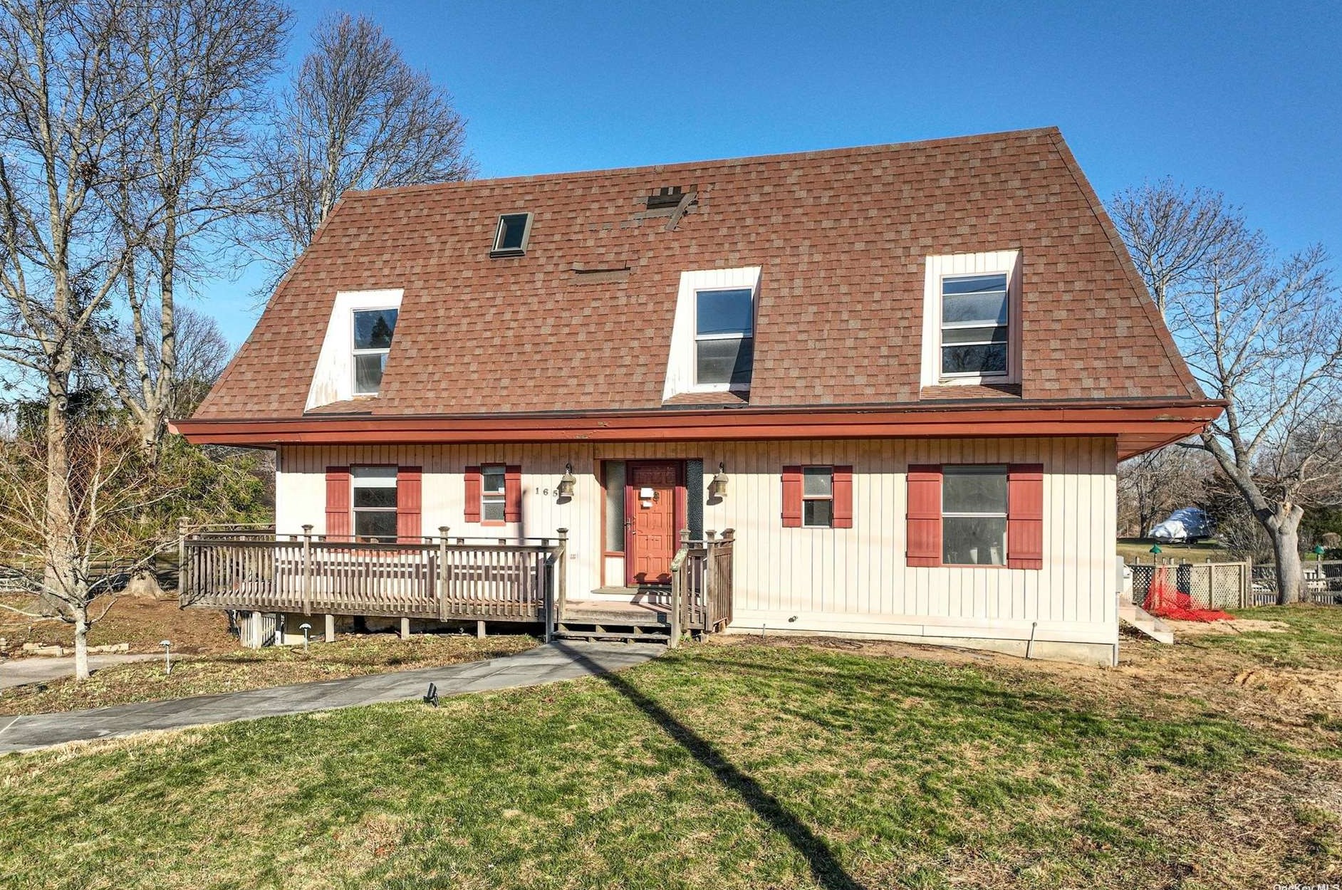 175 Dawn Dr, Greenport, NY 11944