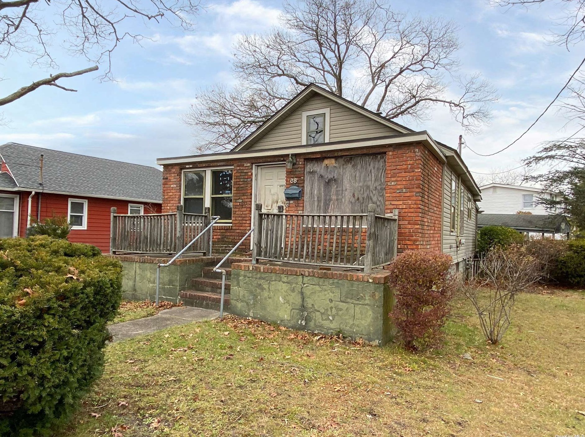 85 Laurel St, Canaan Lake, NY 11772-3552
