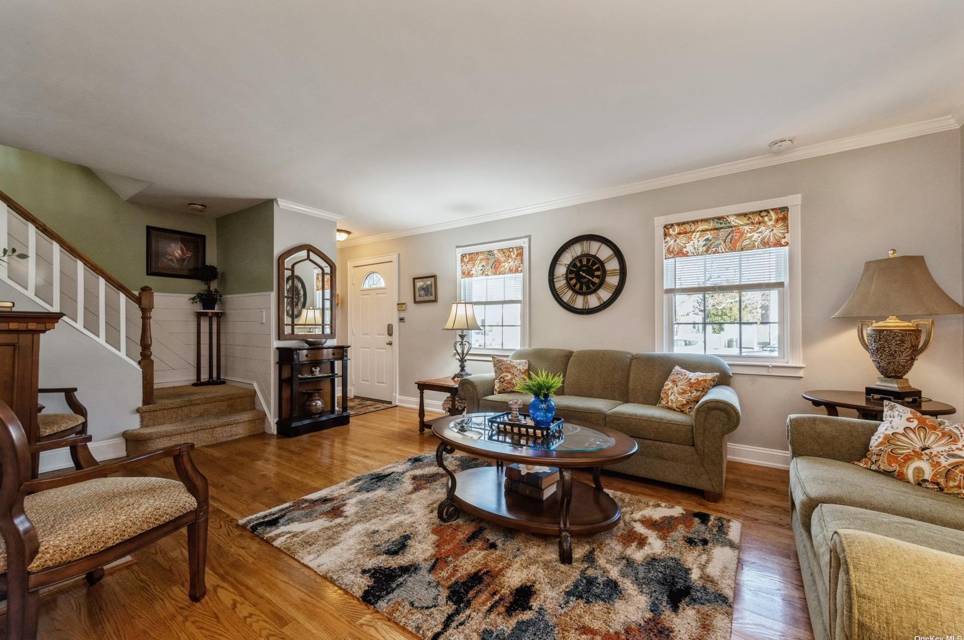 9 Roydon Dr, North Merrick, NY 11566-1427