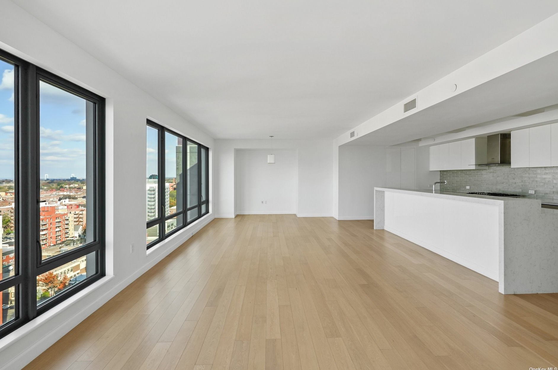 13835 39th Ave #15h, Flushing, NY 11354