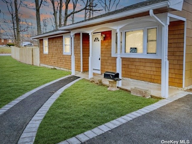124 Carlton Dr, Smith Point NY  11967-1008 exterior