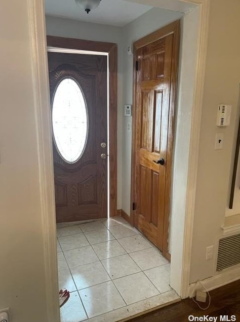 60-72 70th St, Flushing NY  11370-1406 exterior