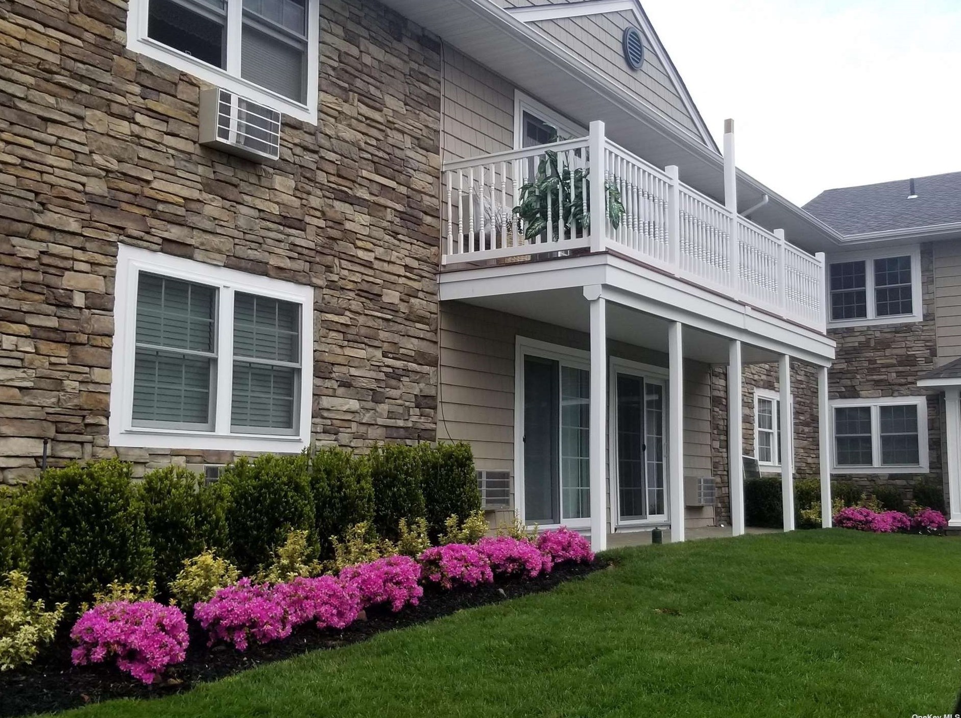 100 Terrace #t12436, Bay Port, NY 11705