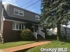 3610 Ionia St, Seaford, NY 11783