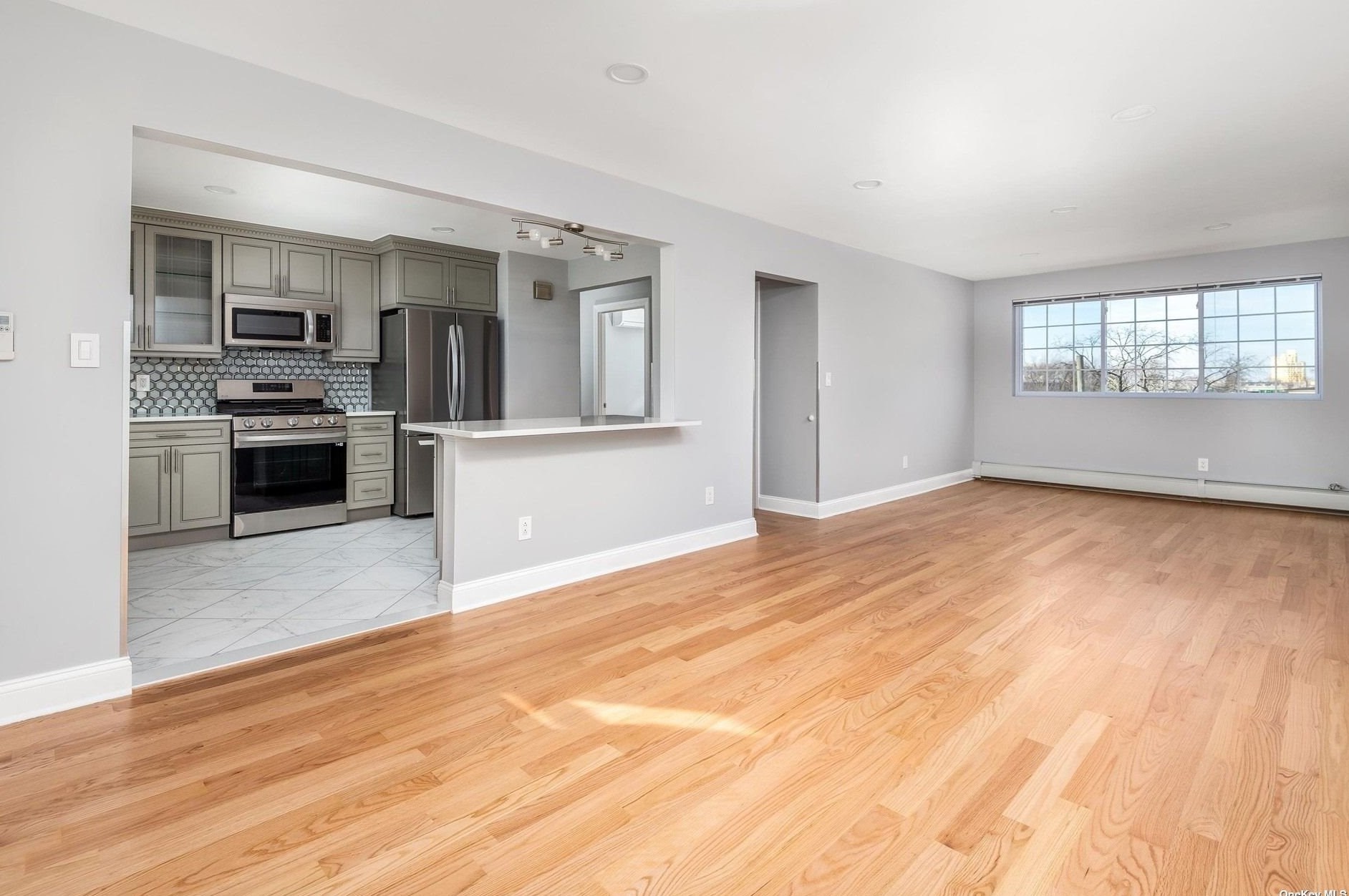 5708 Cabot Rd #3l, Flushing, NY 11385