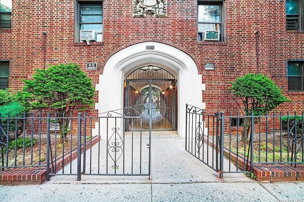 3353 82nd St #c1, Flushing, NY 11372