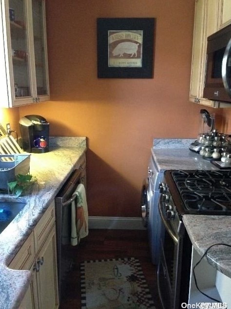 6764 223rd Pl #1st Fl, Flushing, NY 11364