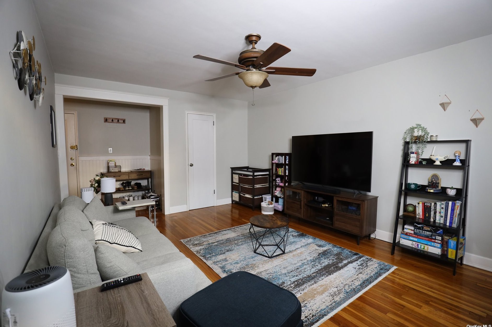 47-19 216th St, Flushing, NY 11364-1227