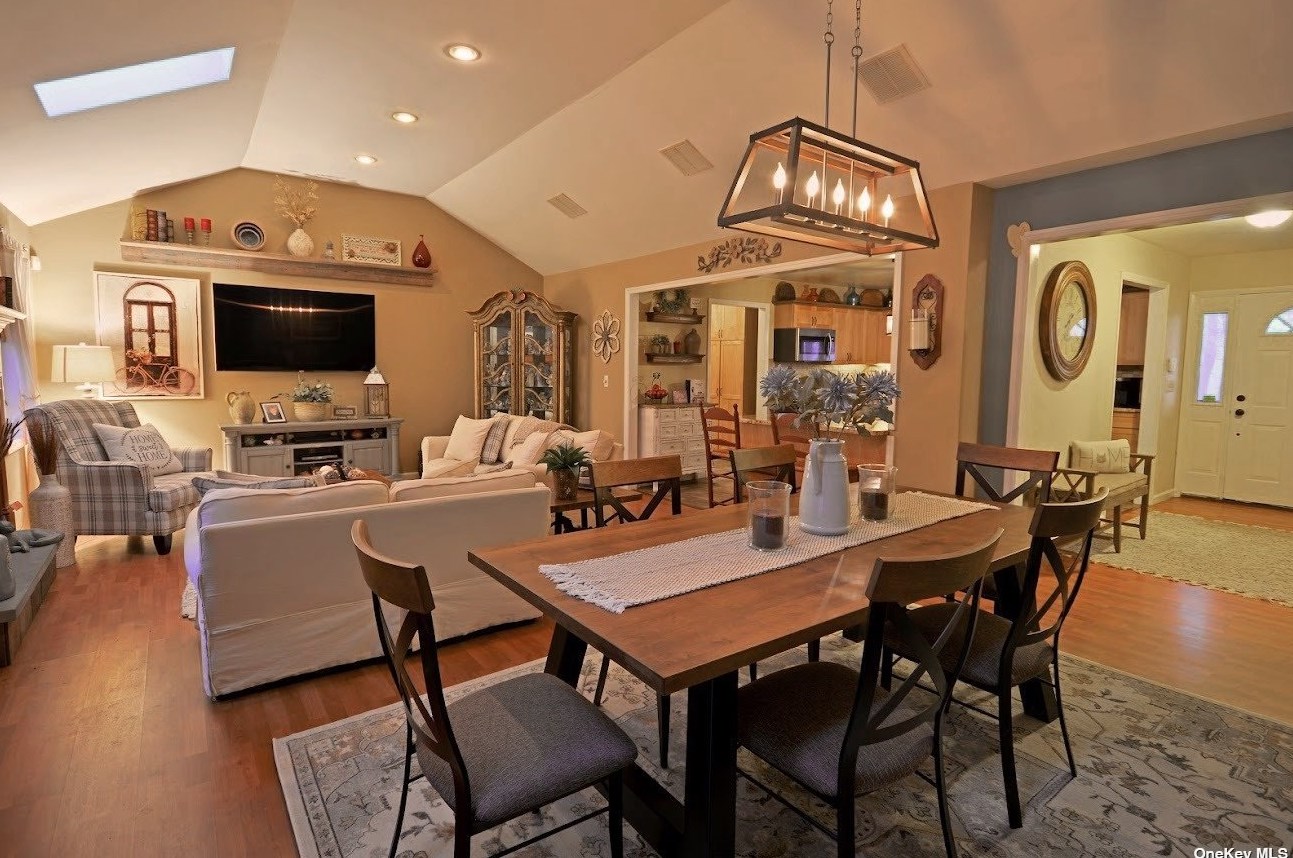 7 Picadilly Ct, Rock Hill NY  12775-6435 exterior