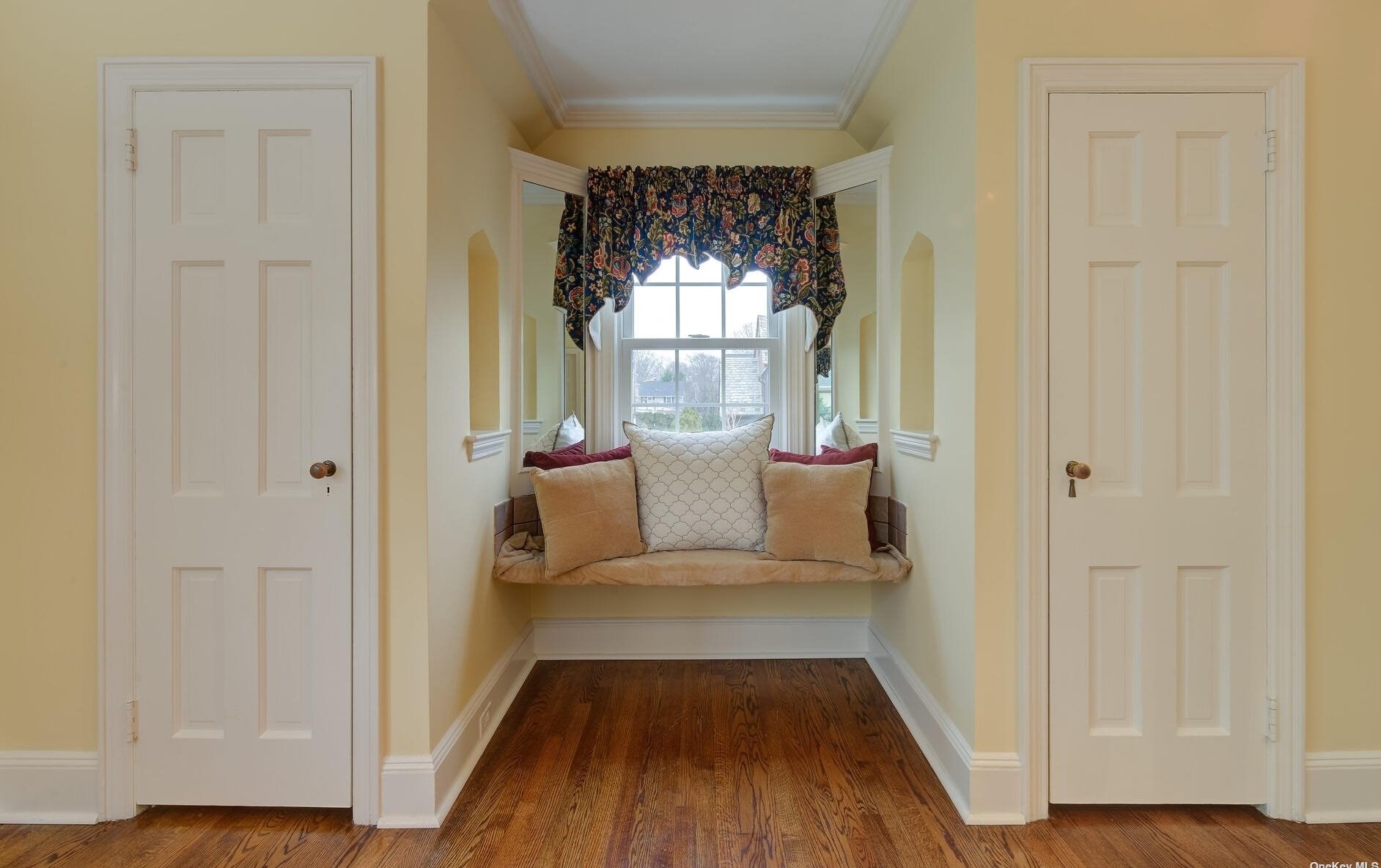 186 Kilburn Rd, Garden City NY  11530-1328 exterior