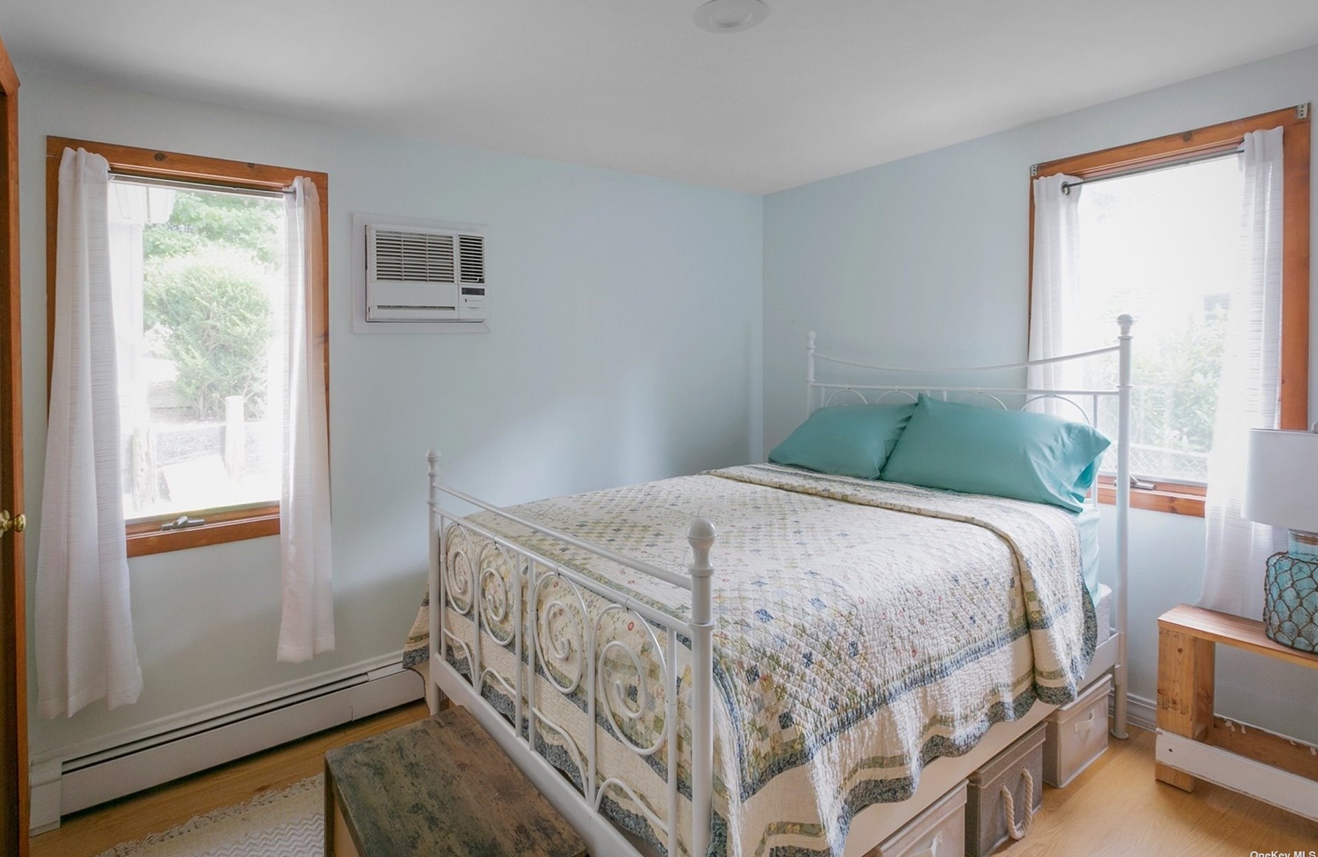 148 Park Rd, Northampton, NY 11901