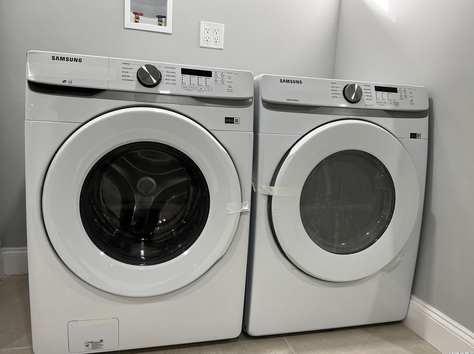 2195 Cameron Ave, North Merrick NY 11566-2106 exterior