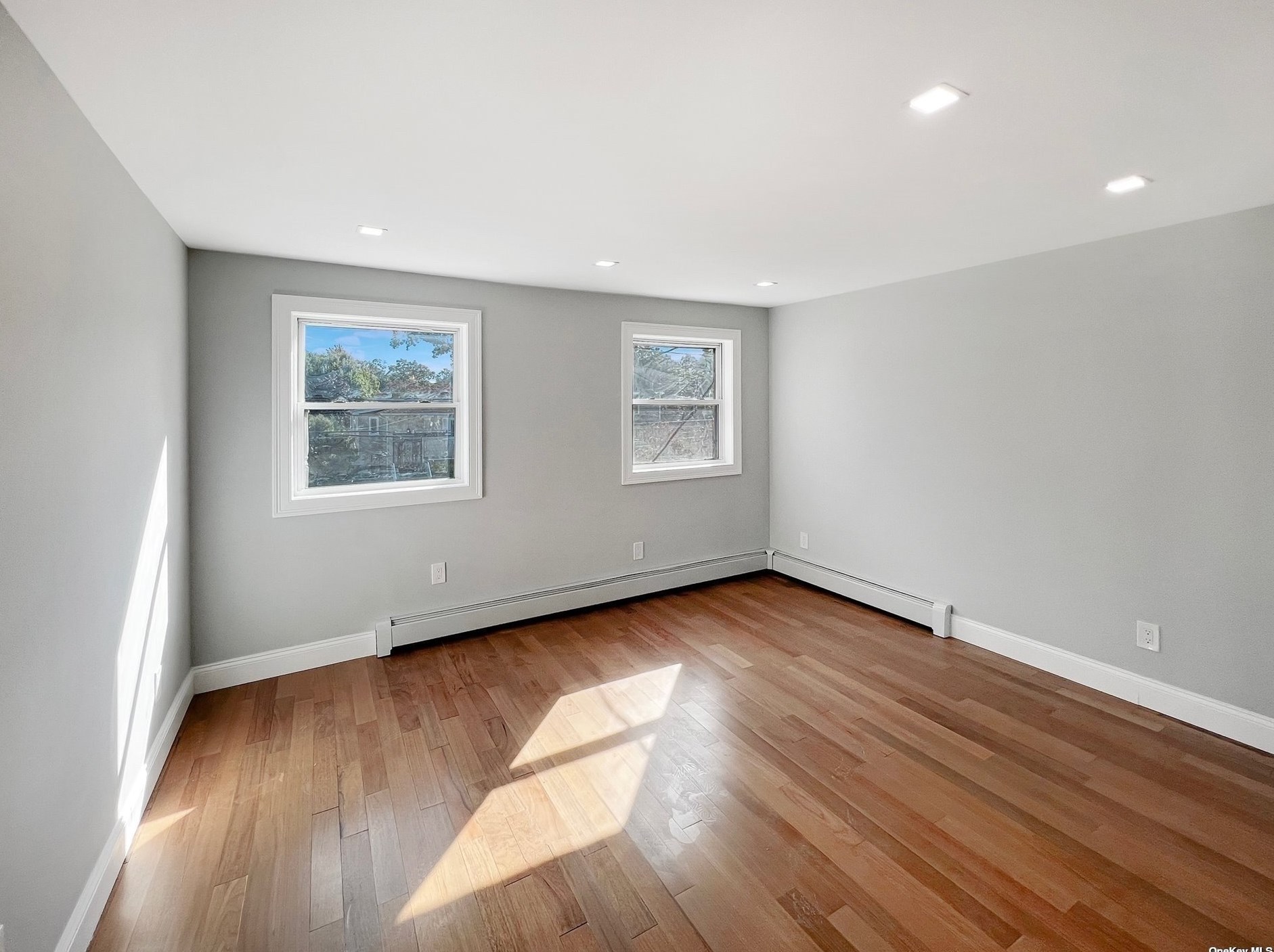 2195 Cameron Ave, North Merrick NY 11566-2106 exterior