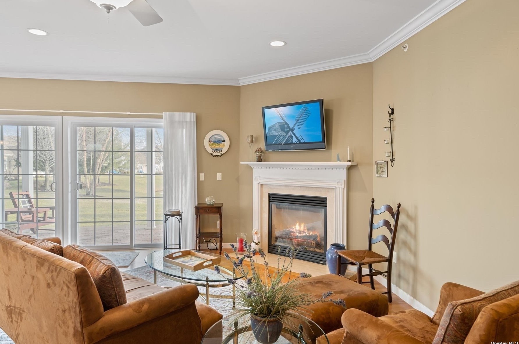 129 Pond Cir #129, Mount Sinai, NY 11766