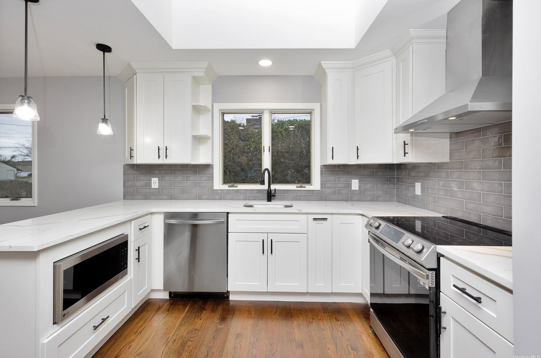 2 Fox Blvd, East Massapequa, NY 11758-7247