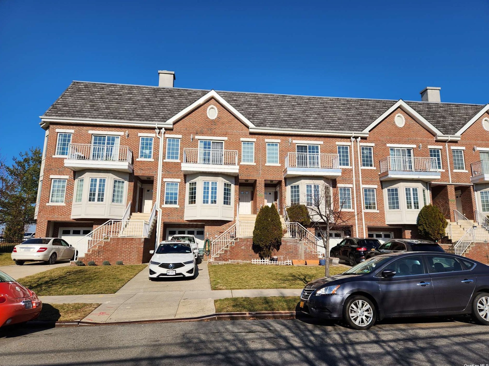 120-33 5th Ave, Flushing, NY 11356-1002