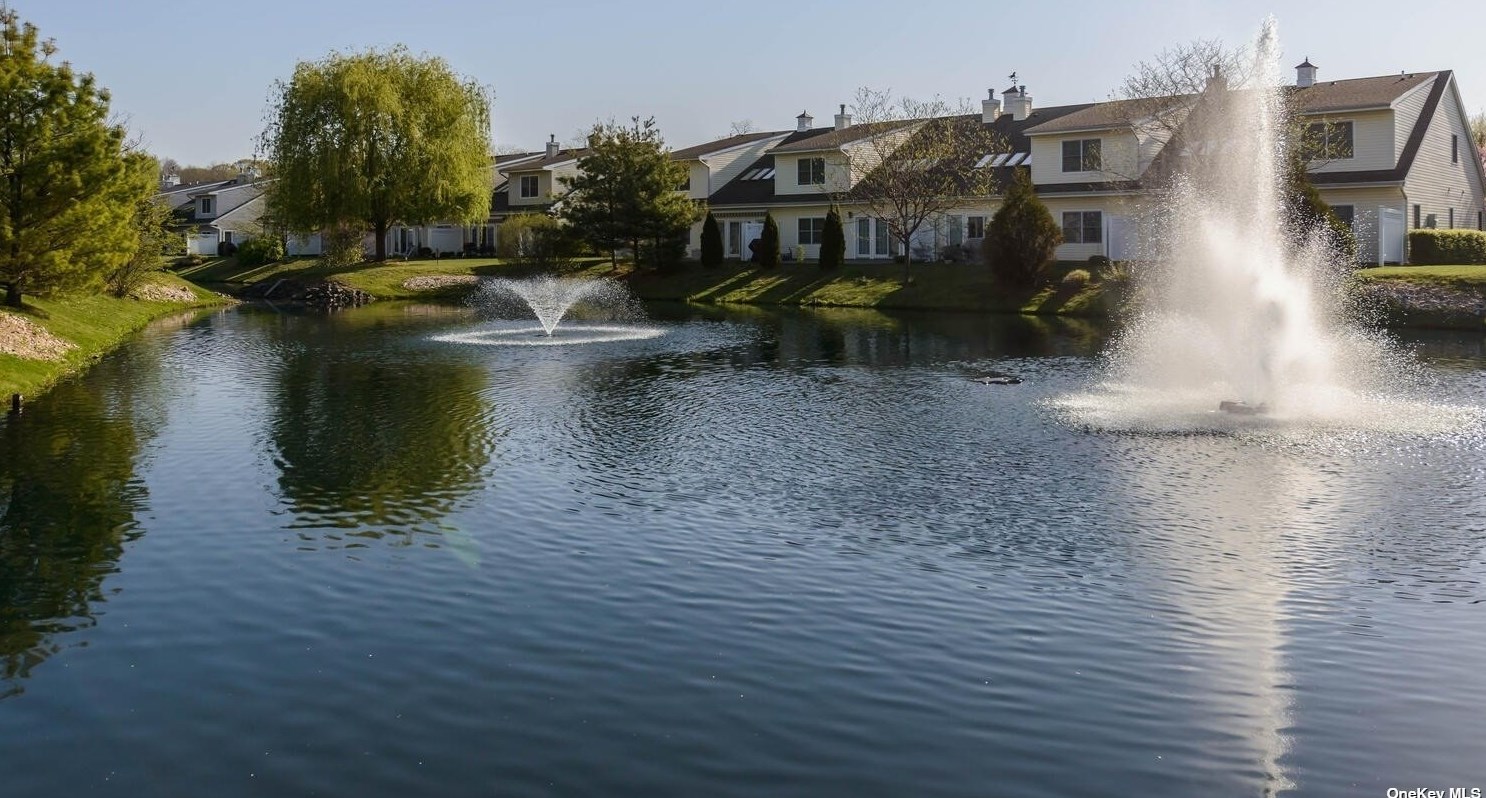 47 Miro Pl, Port Washington NY  11050-2444 exterior