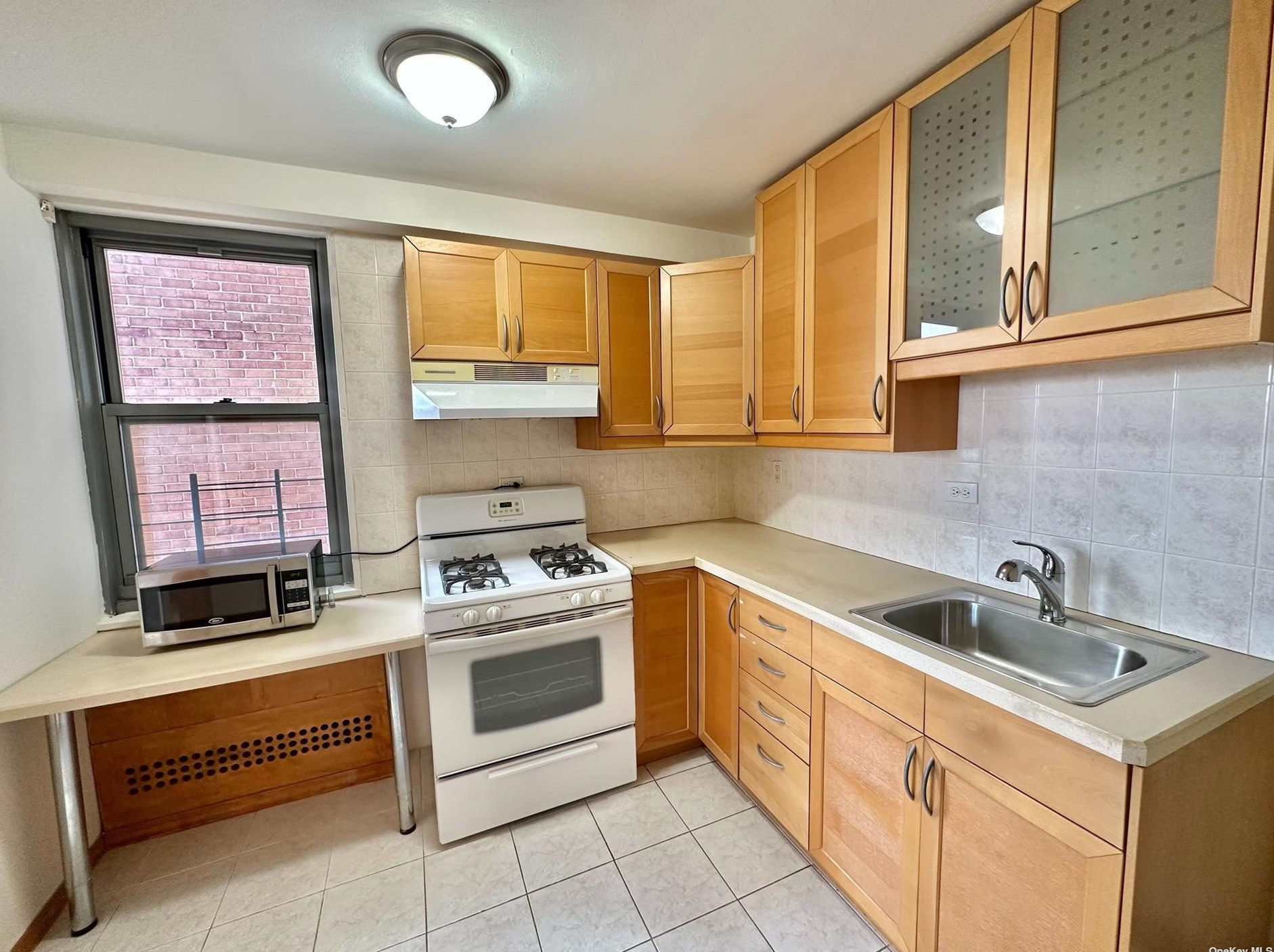 6120 Grand Central Pkwy #a1003, Flushing, NY 11375