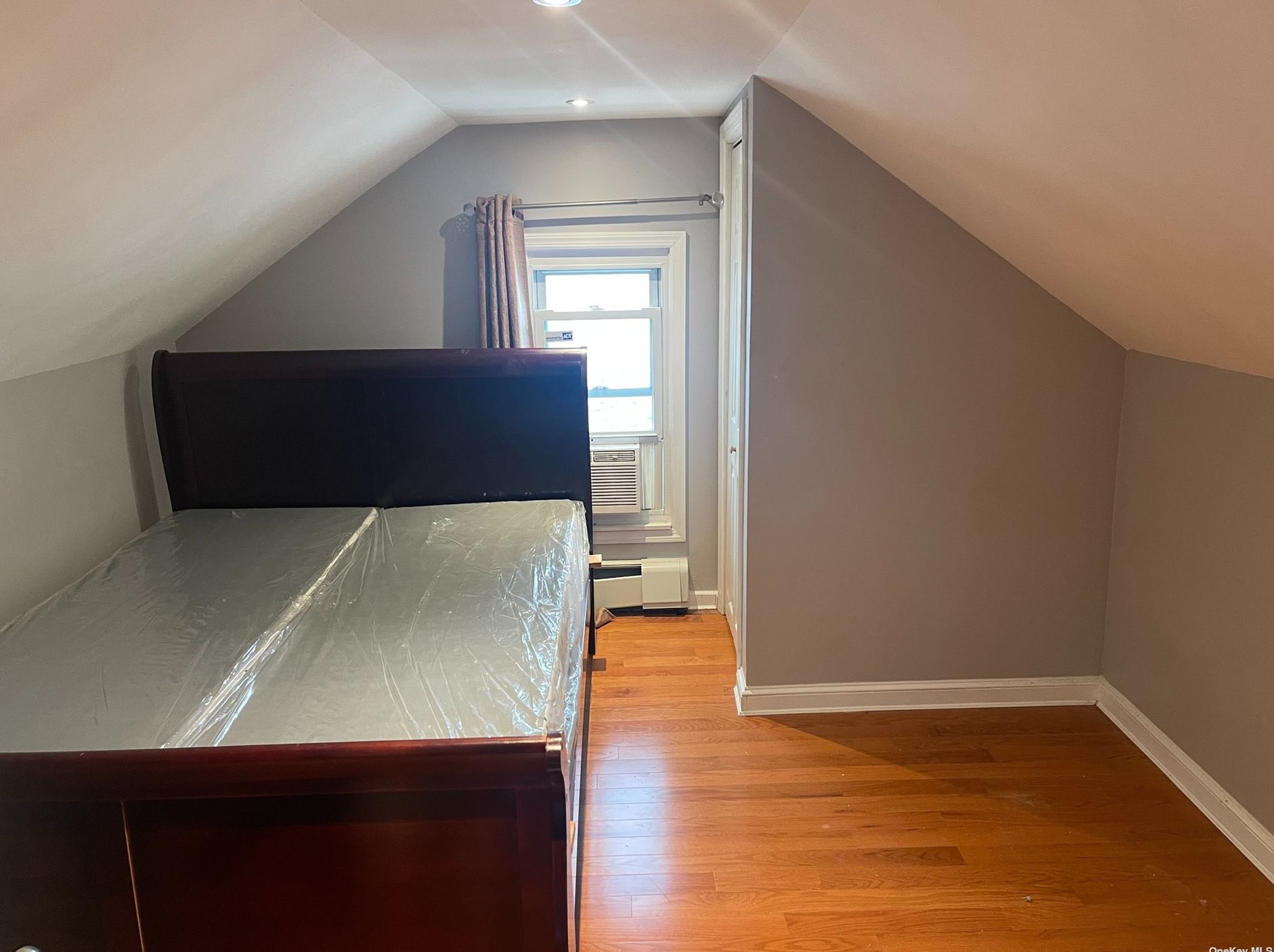 19025 118th Rd, Jamaica, NY 11412