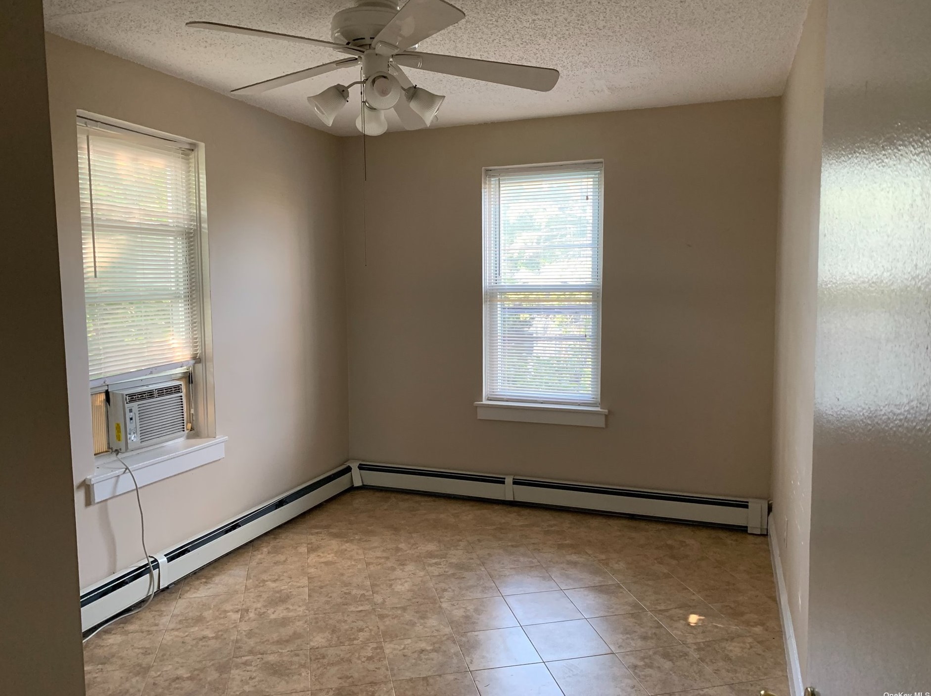 51 Smith St Apt C6, North Merrick, NY 11566