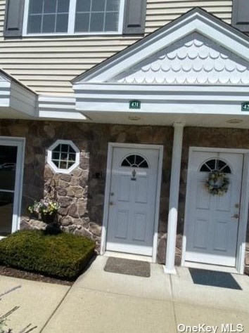 431 Autumn Dr #upper, Hempstead, NY 11554