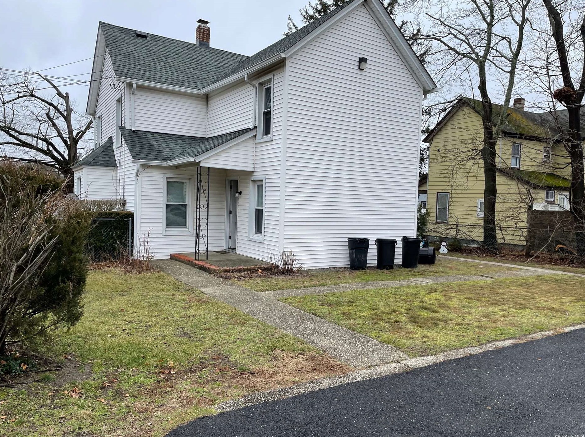 177 Waverly Ave, Canaan Lake, NY 11772