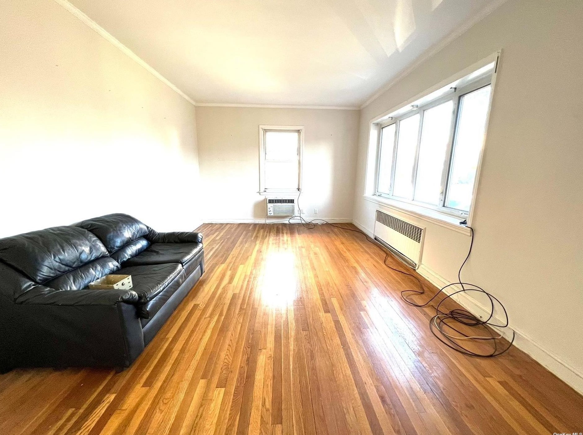 47-44 196th St #2nd Fl, Flushing, NY 11358
