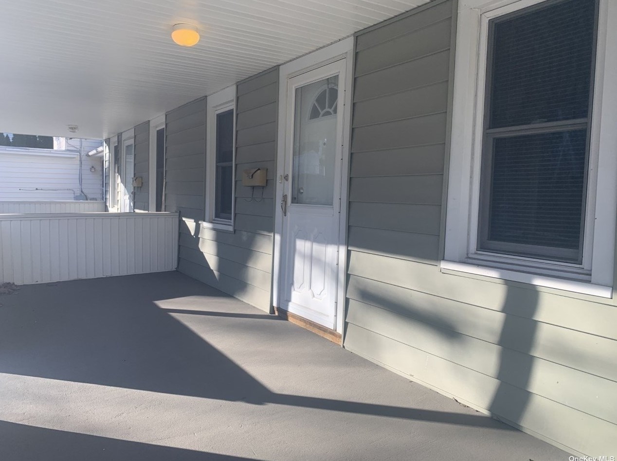 8 Preston St, Port Washington, NY 11050