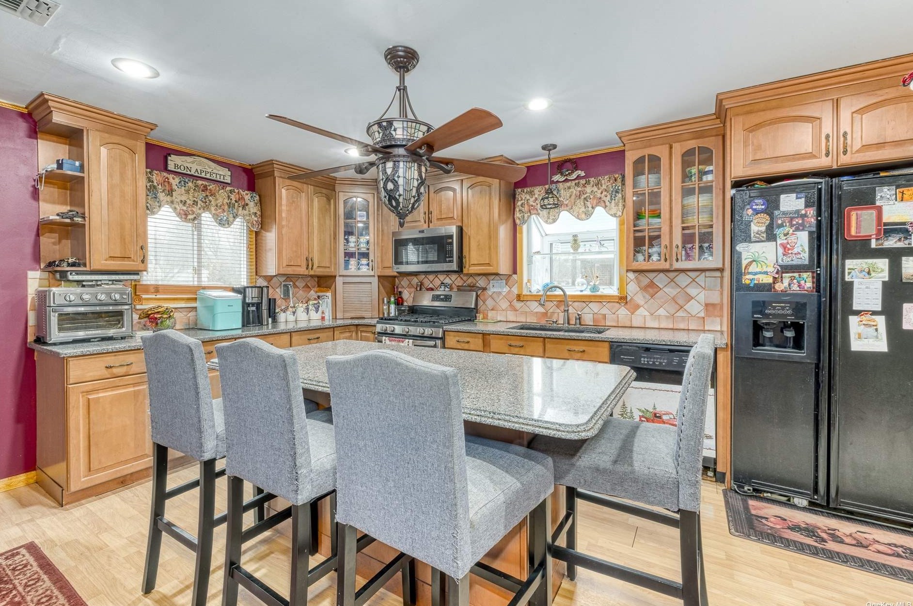 838 Ocean Ave, West Islip, NY 11795