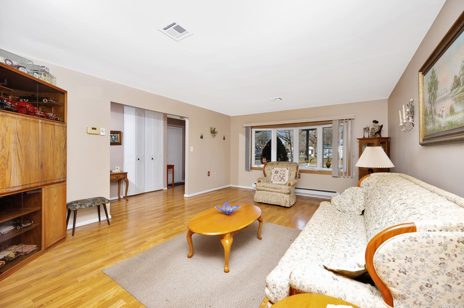 190 Kingston Dr, Panamoka, NY 11961-2027