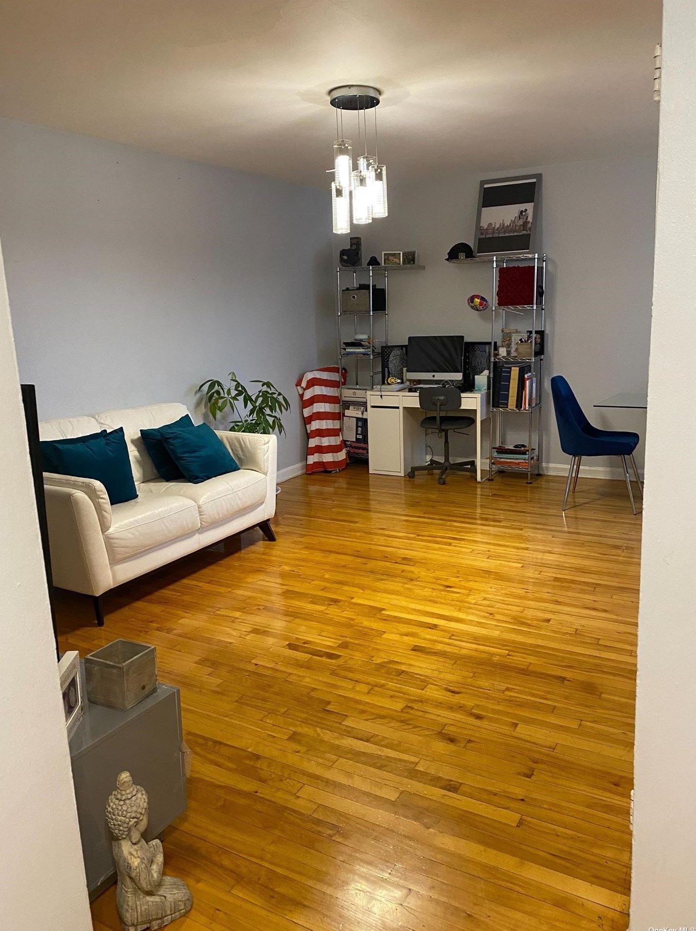 8511 34th Ave, Flushing, NY 11372