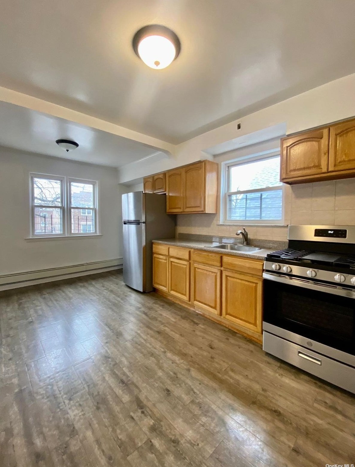 22-19 49th St, Long Island City, NY 11105