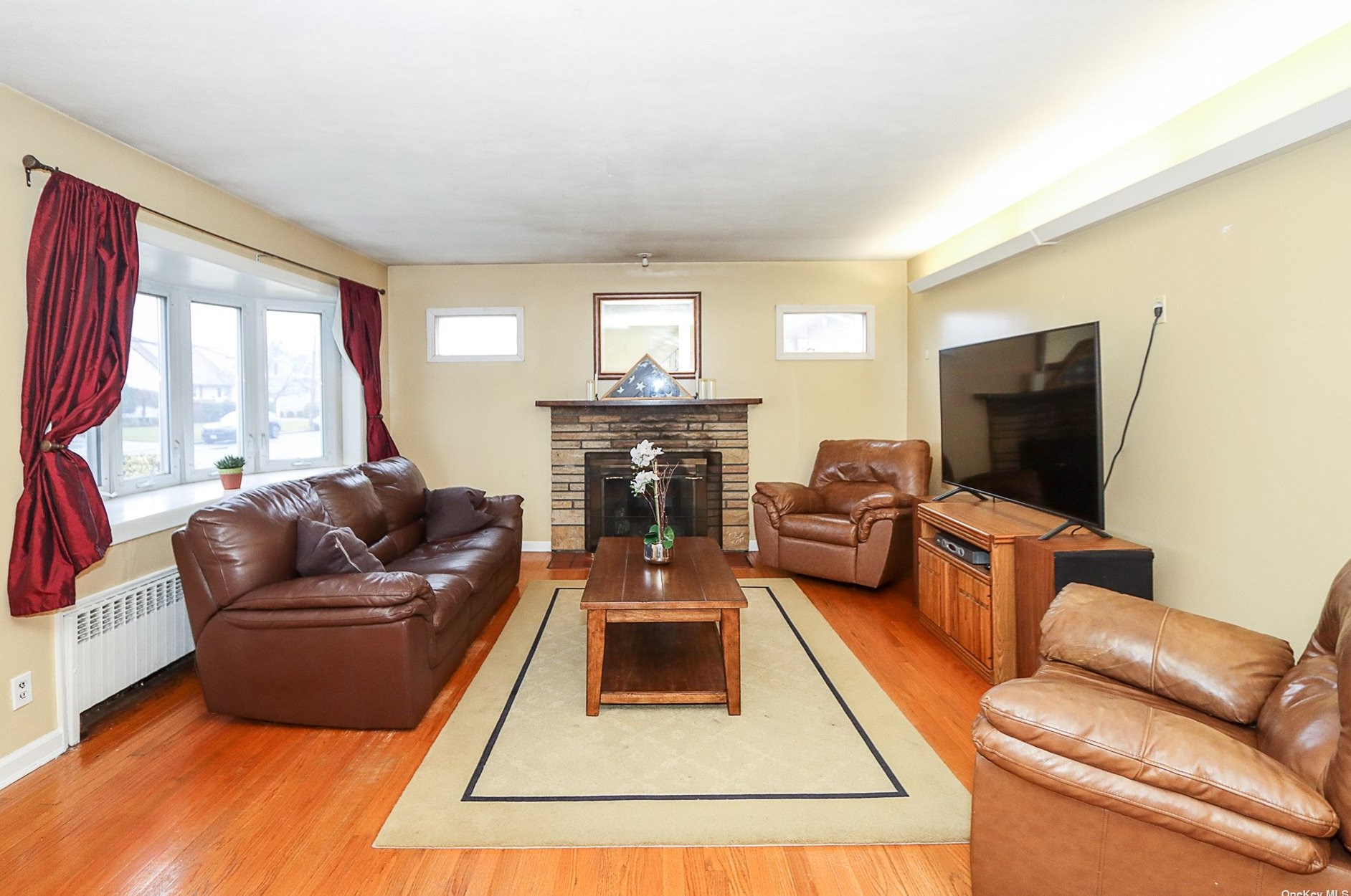 1323 Powell Ave, North Merrick, NY 11566-1814