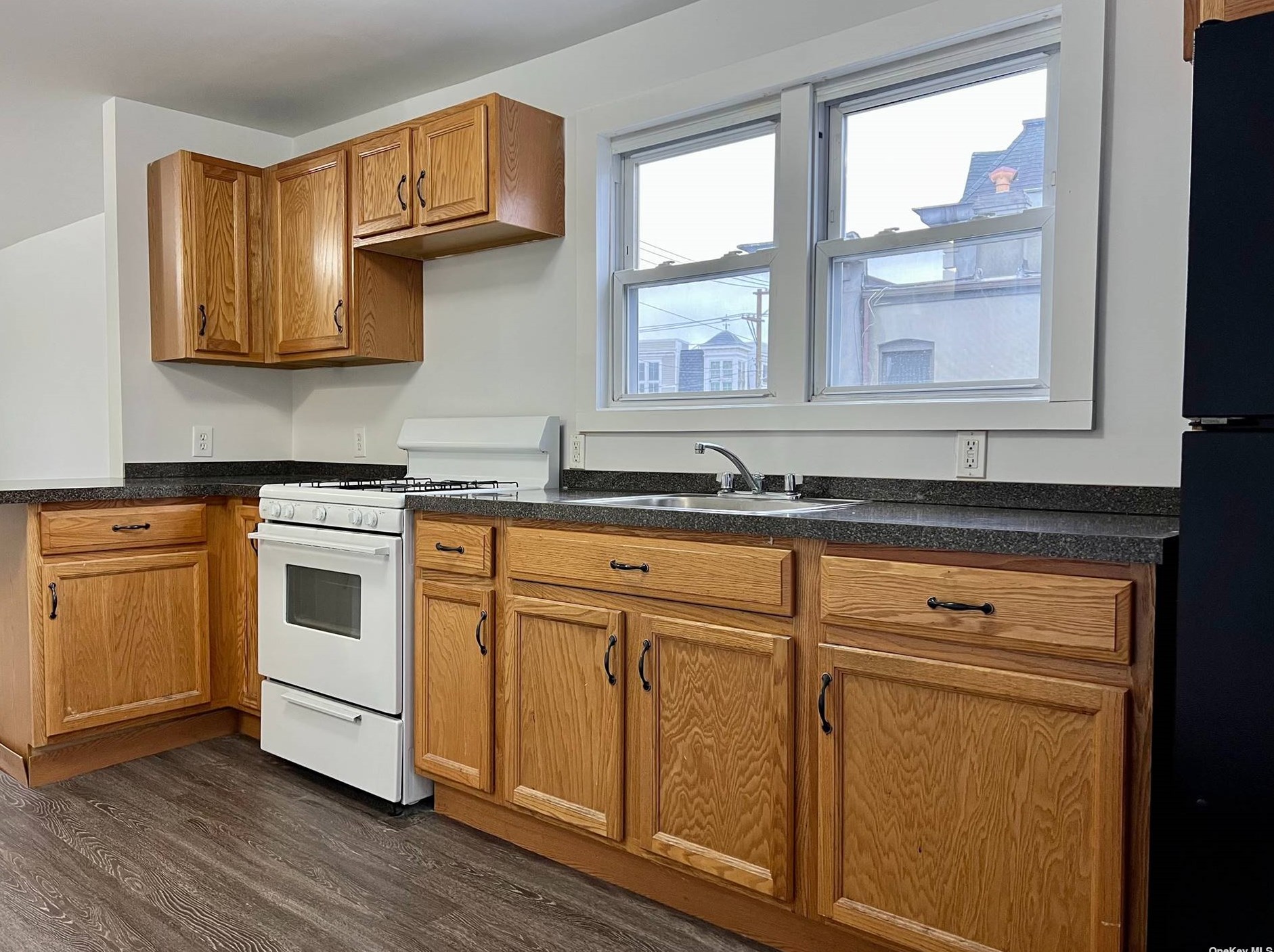 80 South St #201, Muttontown, NY 11771